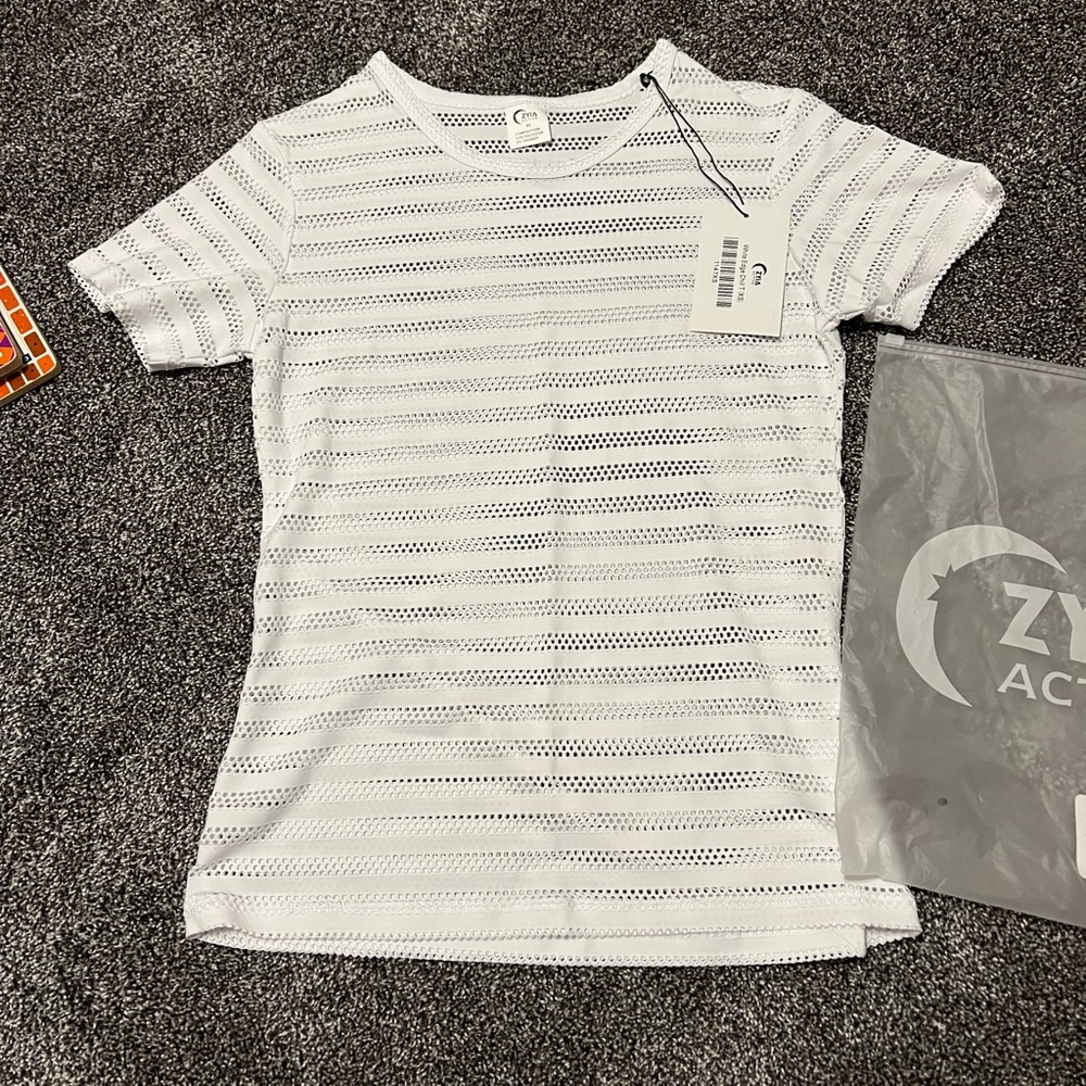New zyia white edge chill tank
